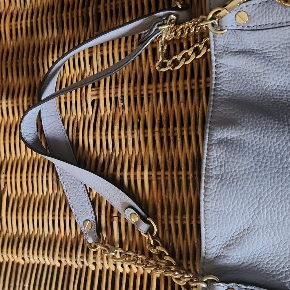 Michael Kors lavender shoulder bag - Picture 3 of 10